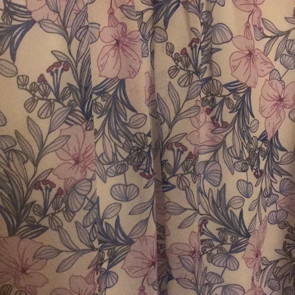 🔥NWT TOP🔥 - Picture 2 of 3